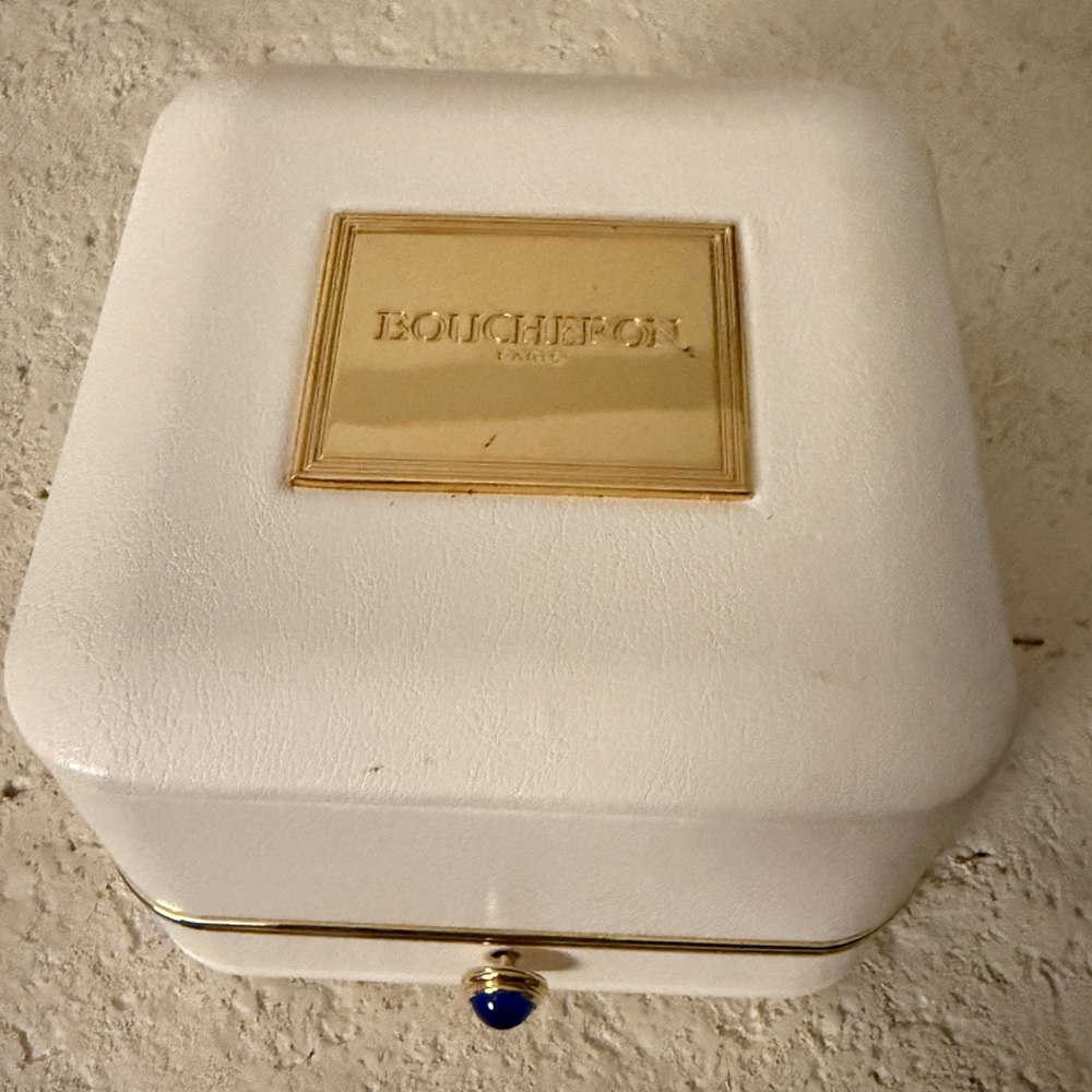 Boucheron ring box